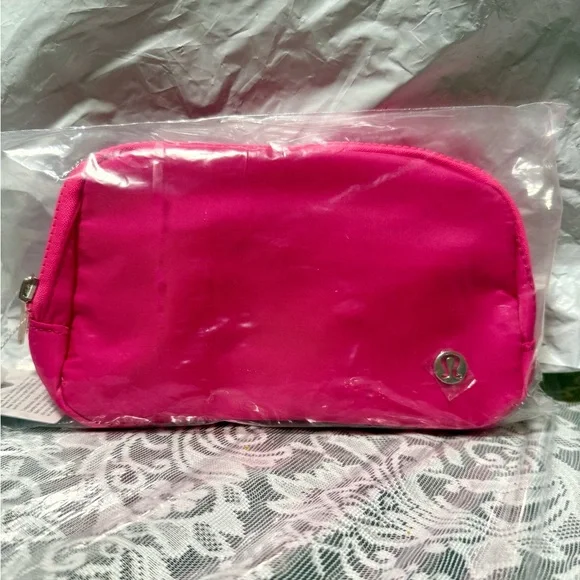 lululemon athletica Hot Pink Everywhere Belt Bag - Picture 10 of 11
